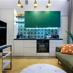 Green Chill Apt Old Town & Wawel Hill By Vistula River - By Homelike Krakow